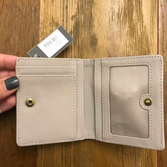 NWT Fossil small wallet - Picture 3 of 3